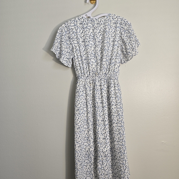 Sienna Sky Blue and White Floral Midi Dress - Picture 2 of 3